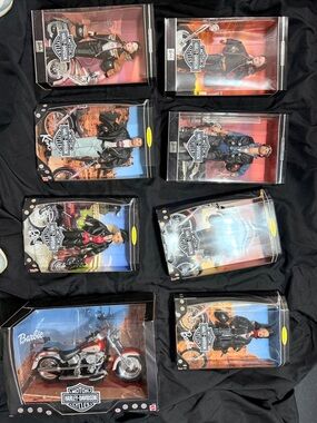 Harley-Davidson Collector Edition Barbie and Ken Dolls & Motorcycle